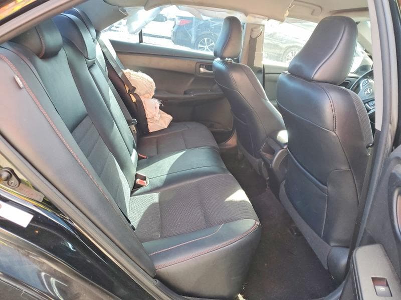 2017 TOYOTA CAMRY SE 10