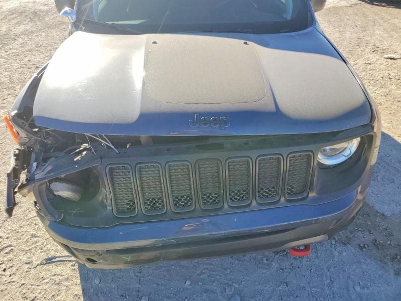 2021 JEEP RENEGADE TRAILHAWK 11