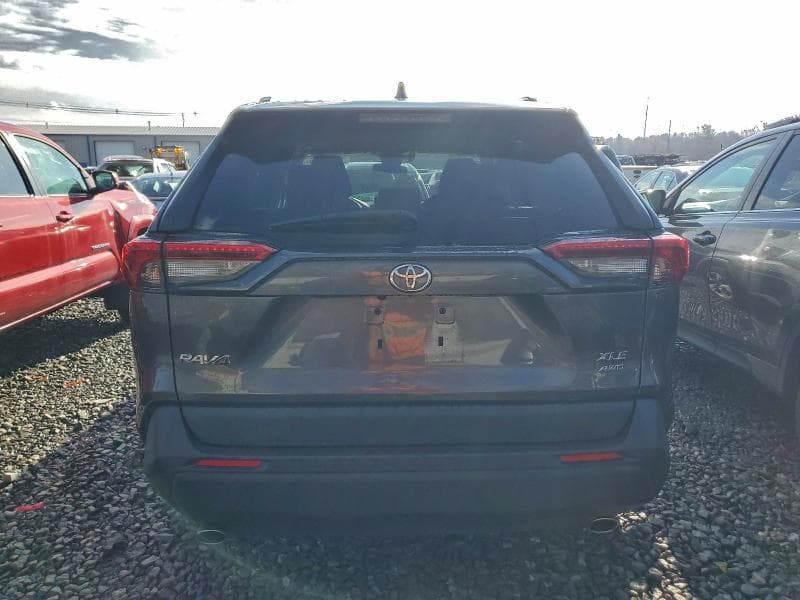 2021 TOYOTA RAV4 XLE 6
