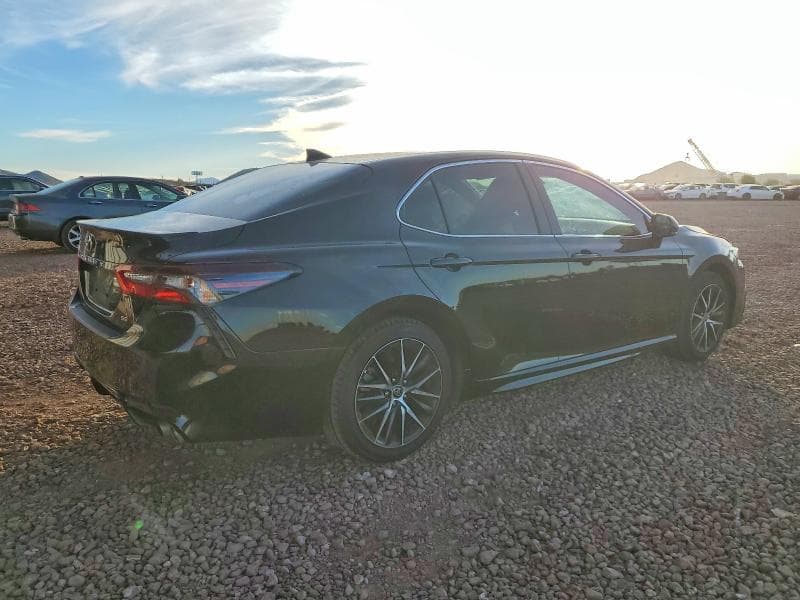 2021 TOYOTA CAMRY SE 3