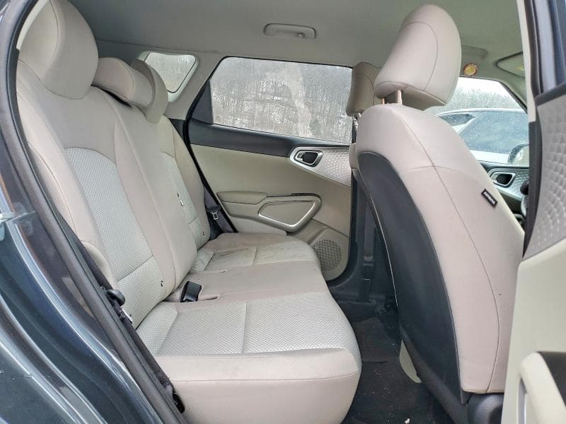 2022 KIA SOUL LX 11