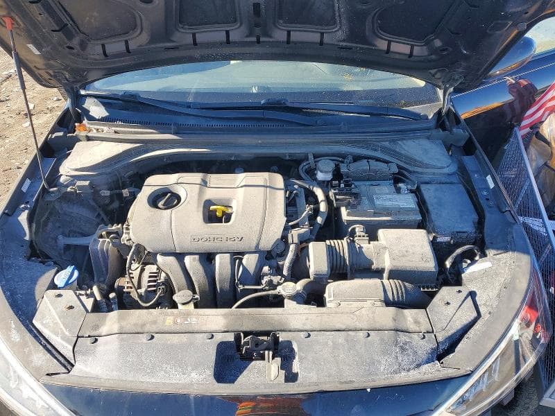 2020 HYUNDAI ELANTRA SE 11