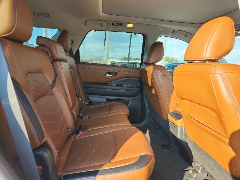 2023 NISSAN PATHFINDER PLATINUM 11