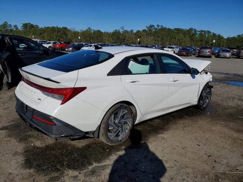 2025 HYUNDAI ELANTRA BLUE 3