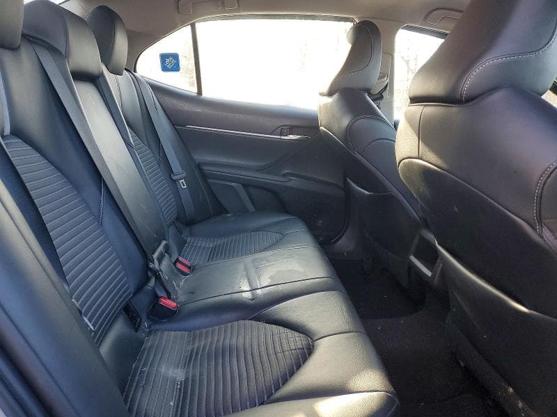 2021 TOYOTA CAMRY SE 10