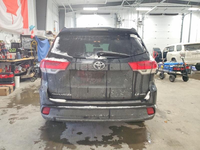 2018 TOYOTA HIGHLANDER LE 6