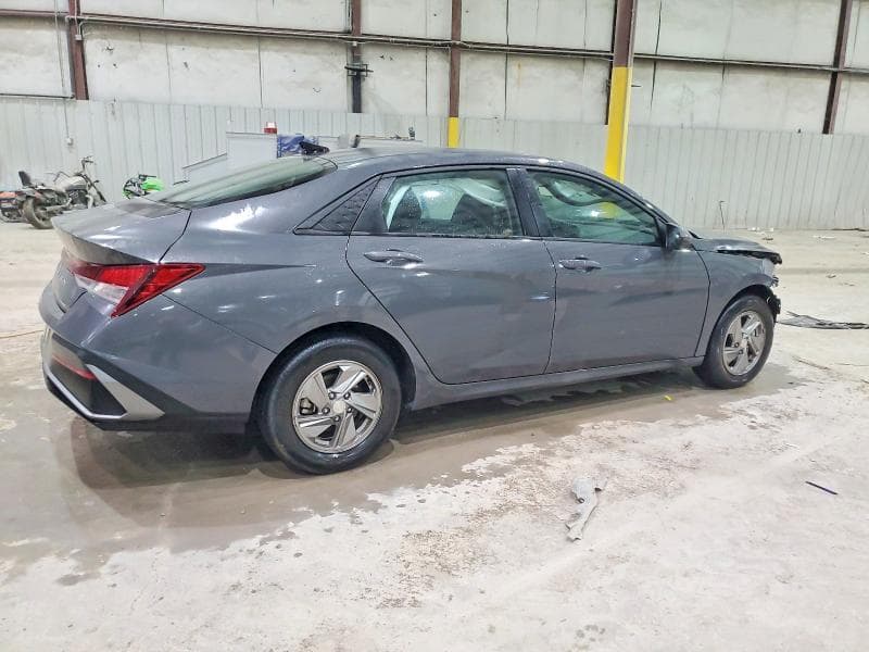 2025 HYUNDAI ELANTRA SE 3