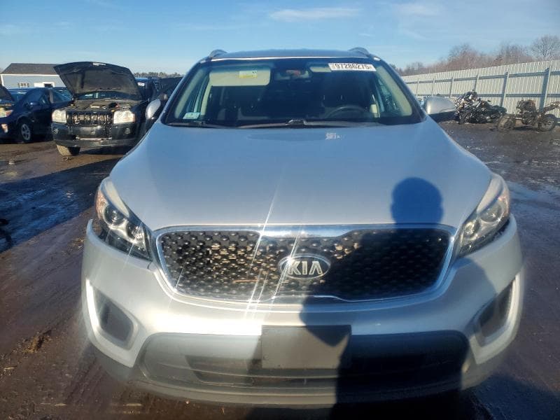 2017 KIA SORENTO LX 5