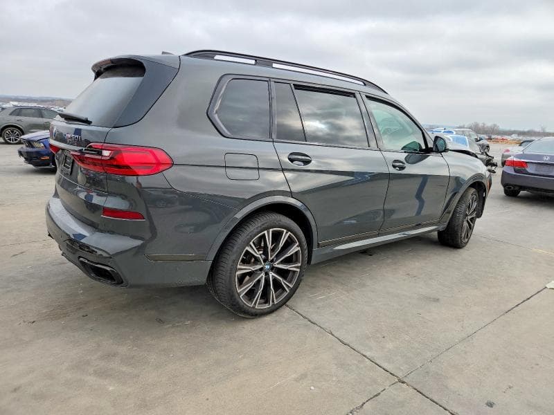 2021 BMW X7 M50I 3