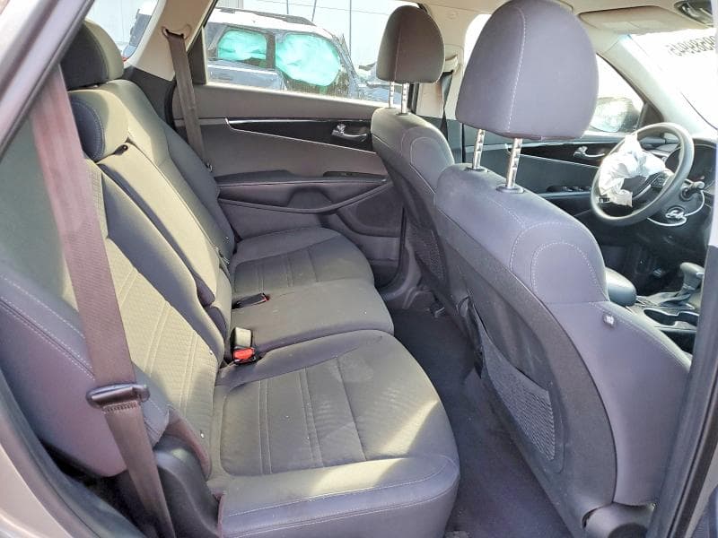 2019 KIA SORENTO LX 11