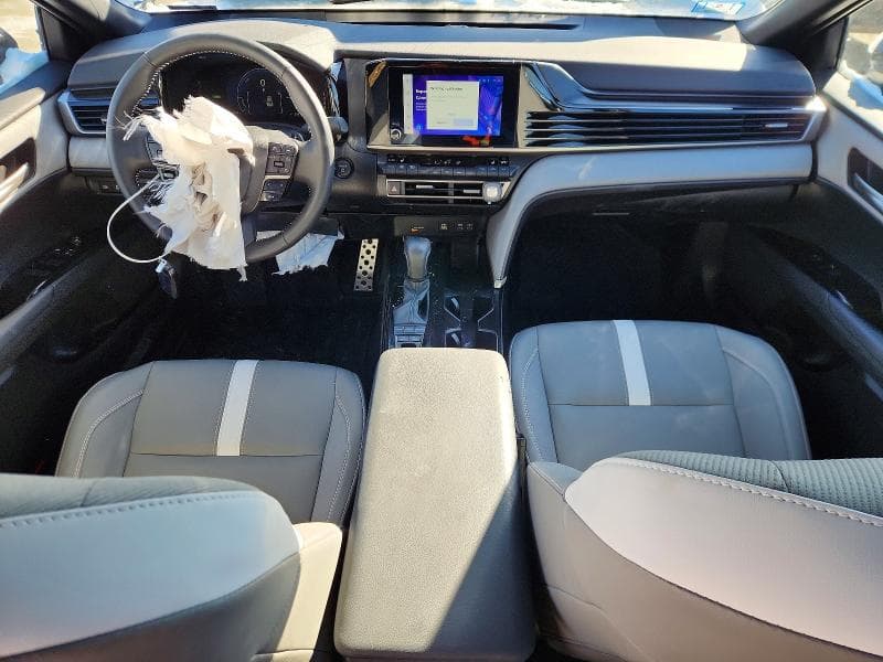 2025 TOYOTA CAMRY SE 8