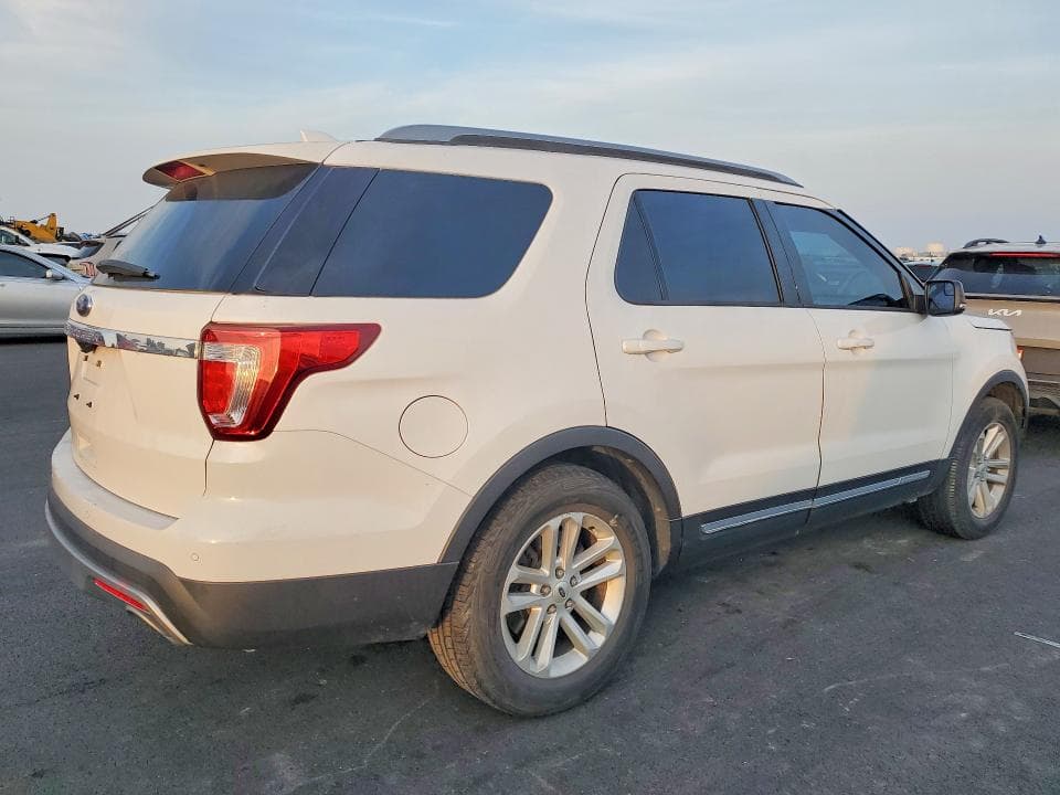 2017 FORD EXPLORER XLT 3