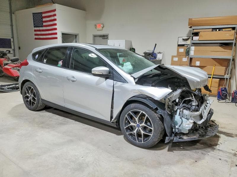 2017 FORD FOCUS SEL 4