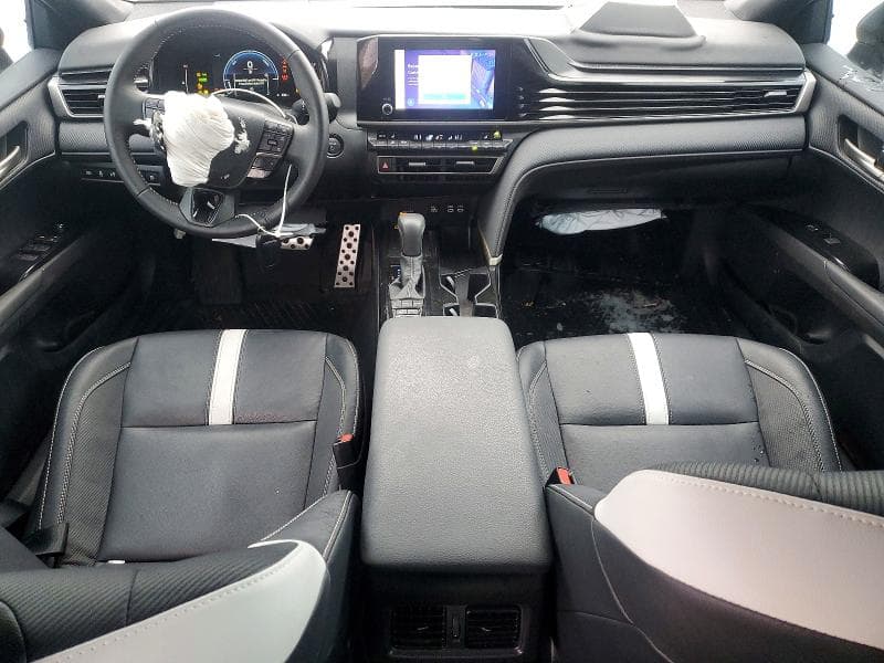 2025 TOYOTA CAMRY XSE 8