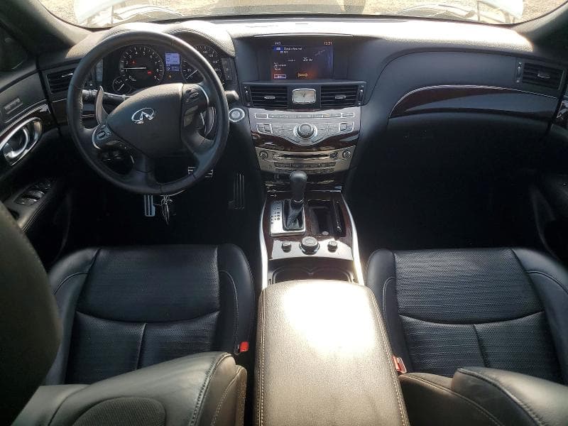 2017 INFINITI Q70 3.7 8