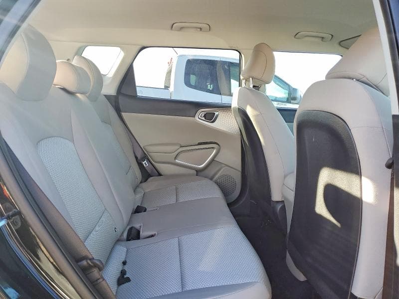 2025 KIA SOUL LX 10
