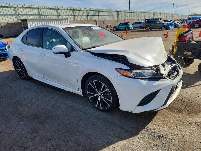 2018 TOYOTA CAMRY 4