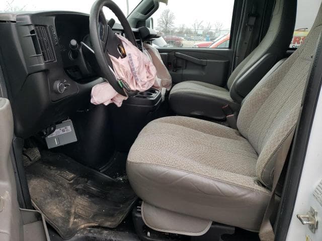 2017 CHEVROLET EXPRESS 7