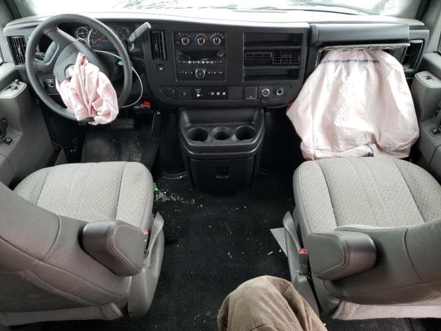 2017 CHEVROLET EXPRESS 8