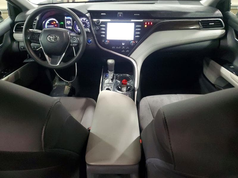 2019 TOYOTA CAMRY HYBRID LE 8