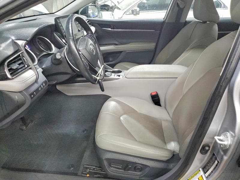 2022 TOYOTA CAMRY XLE 7