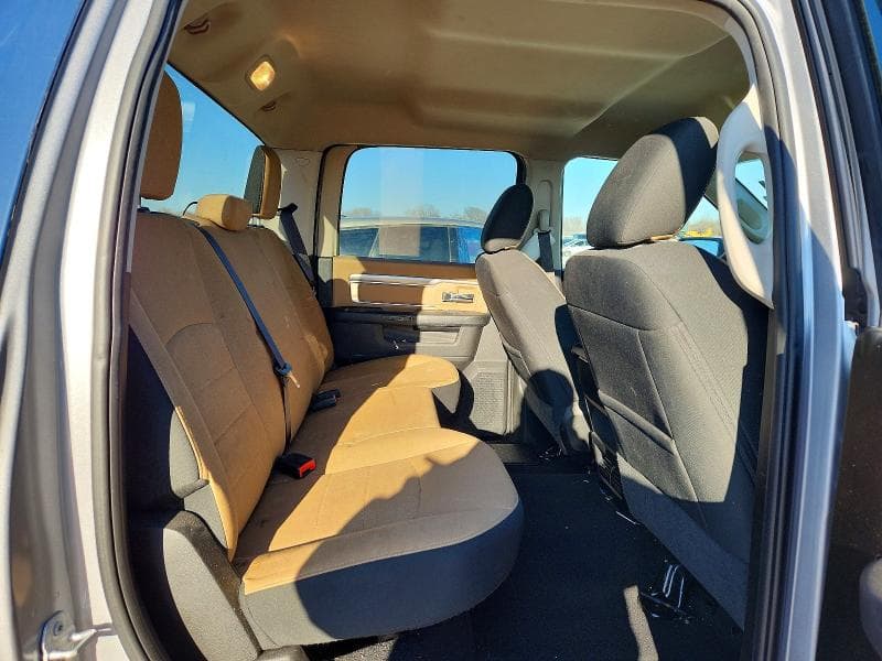 2021 RAM 1500 CLASSIC SLT 10