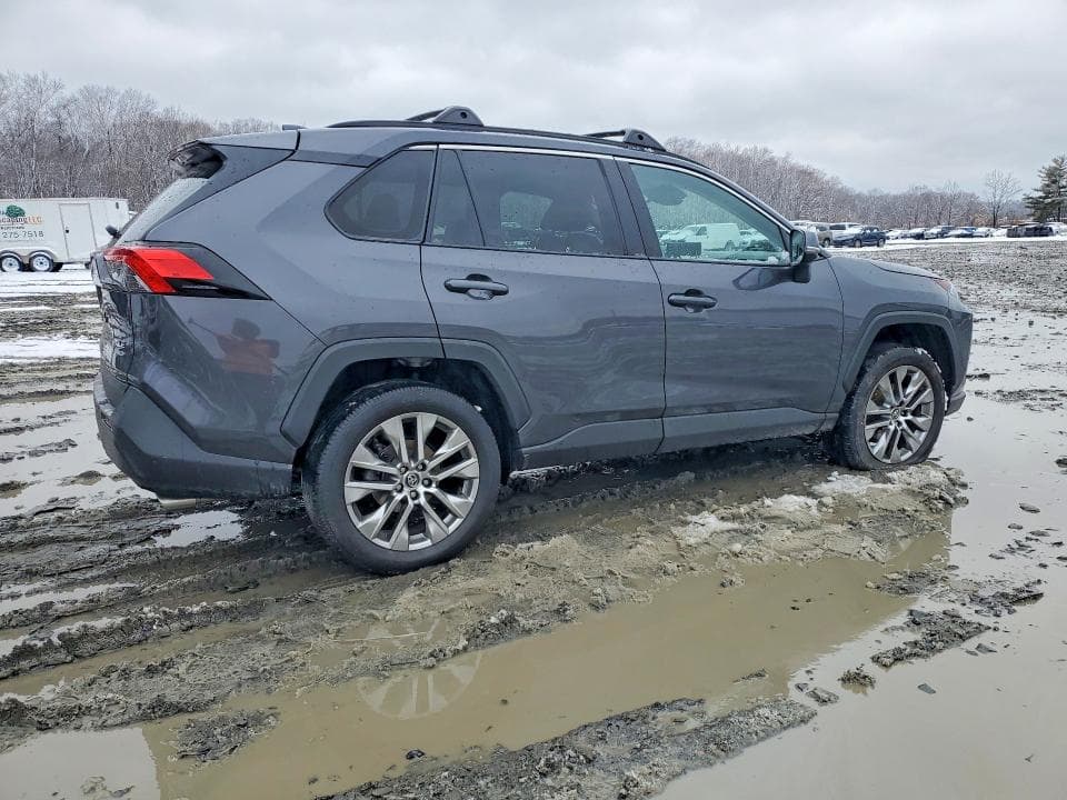2020 TOYOTA RAV4 XLE PREMIUM 3