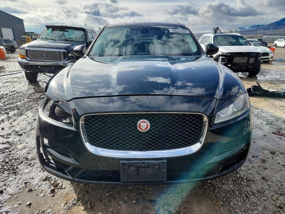 2017 JAGUAR F-PACE PRESTIGE 5