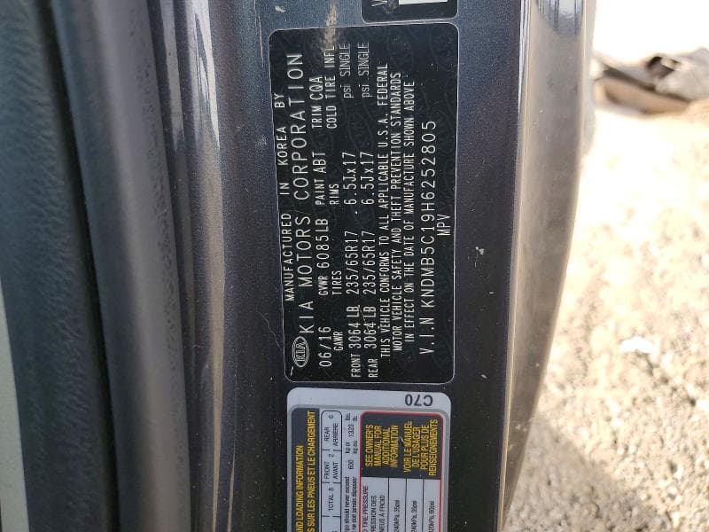 2017 KIA SEDONA LX 13