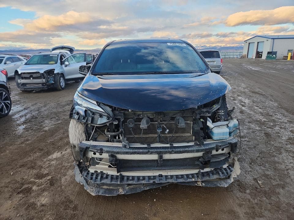 2022 TOYOTA SIENNA XLE 5