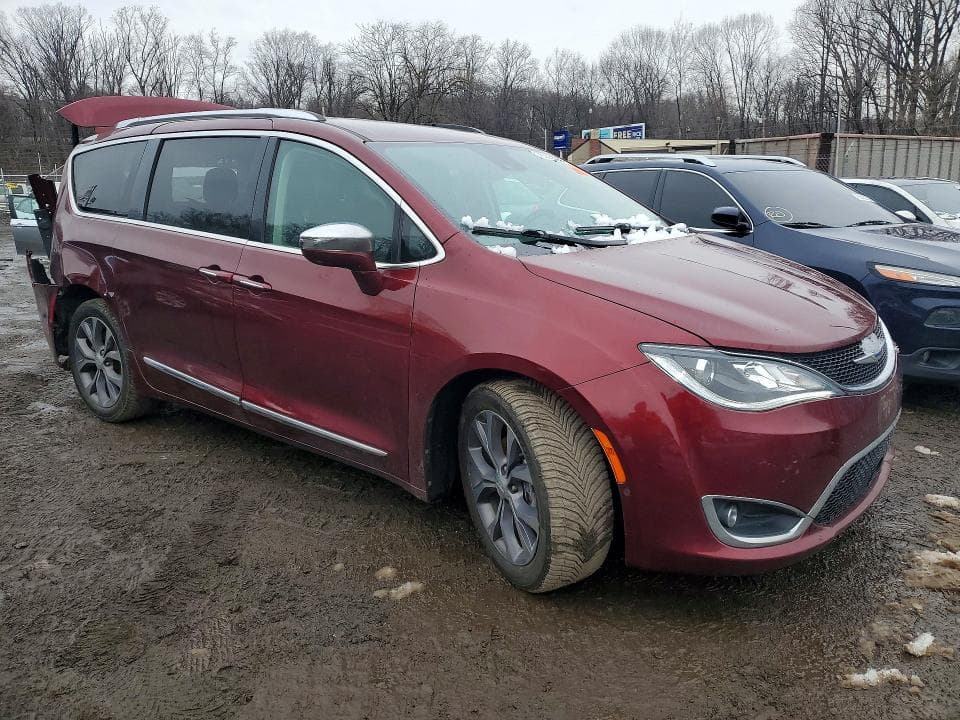 2018 CHRYSLER PACIFICA LIMITED 4