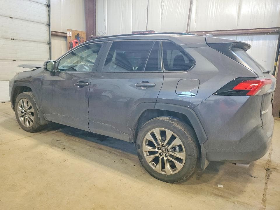 2025 TOYOTA RAV4 XLE 2