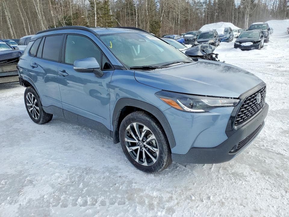 2024 TOYOTA COROLLA CROSS LE 4