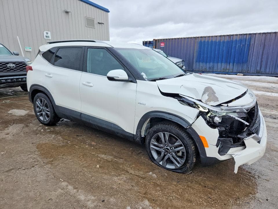 2021 KIA SELTOS S 4