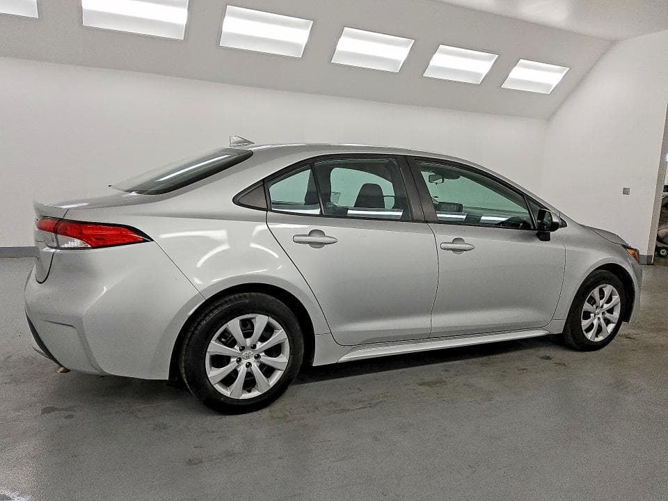 2022 TOYOTA COROLLA LE 3