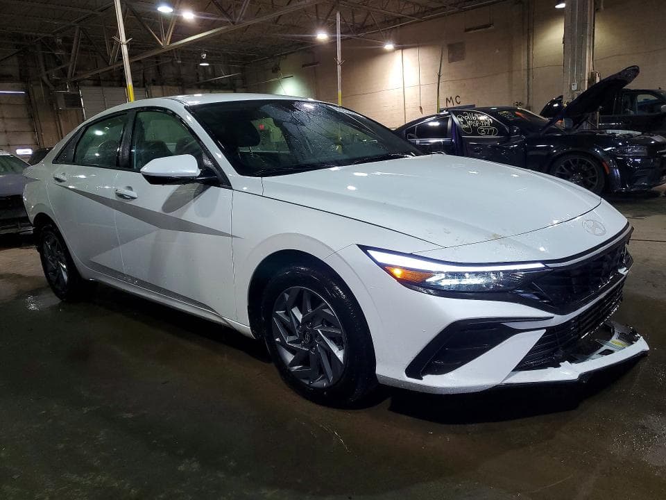 2026 HYUNDAI ELANTRA 4