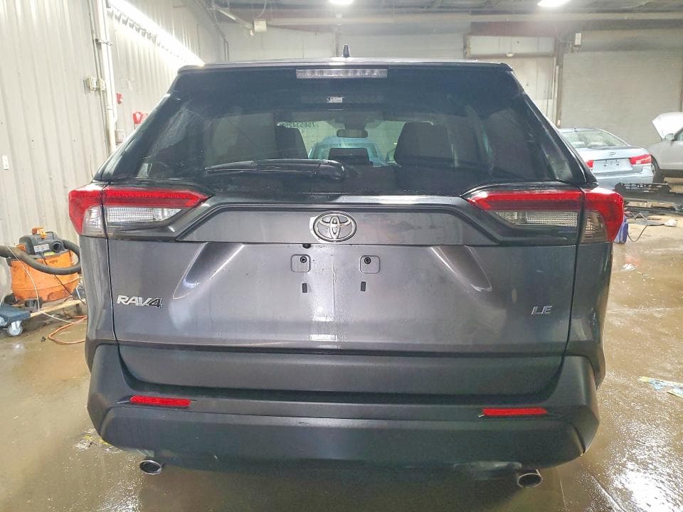 2022 TOYOTA RAV4 LE 6