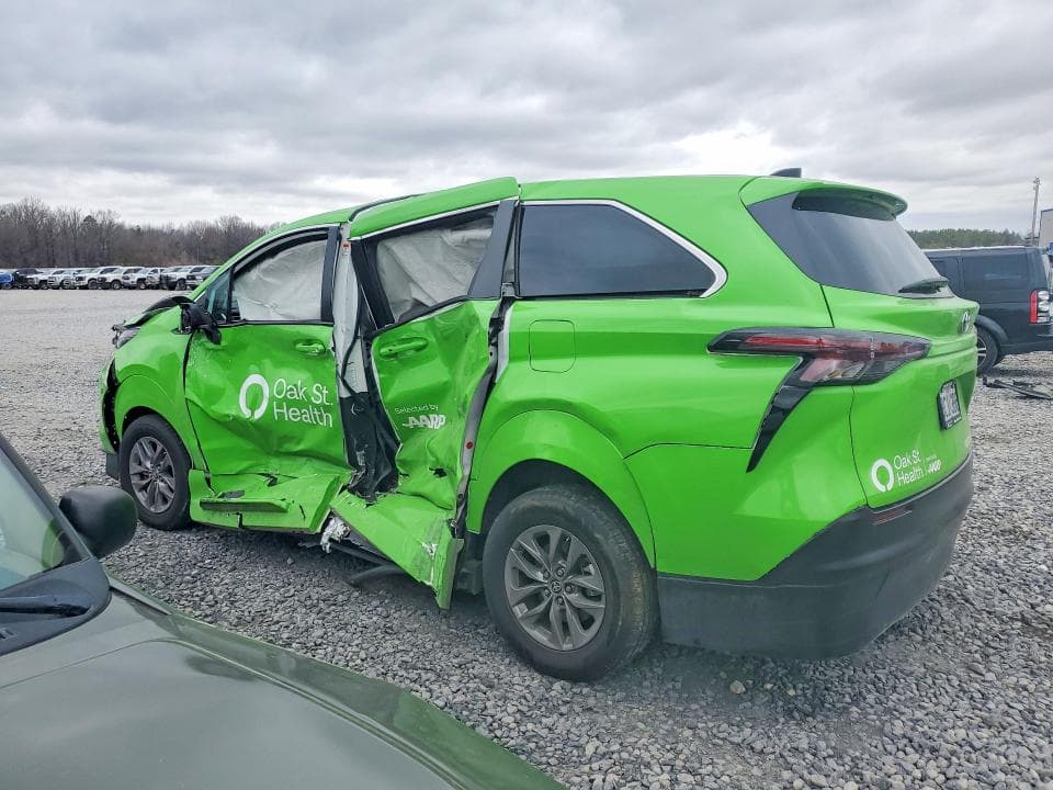 2024 TOYOTA SIENNA 2