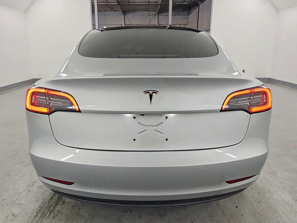 2018 TESLA MODEL 3 6