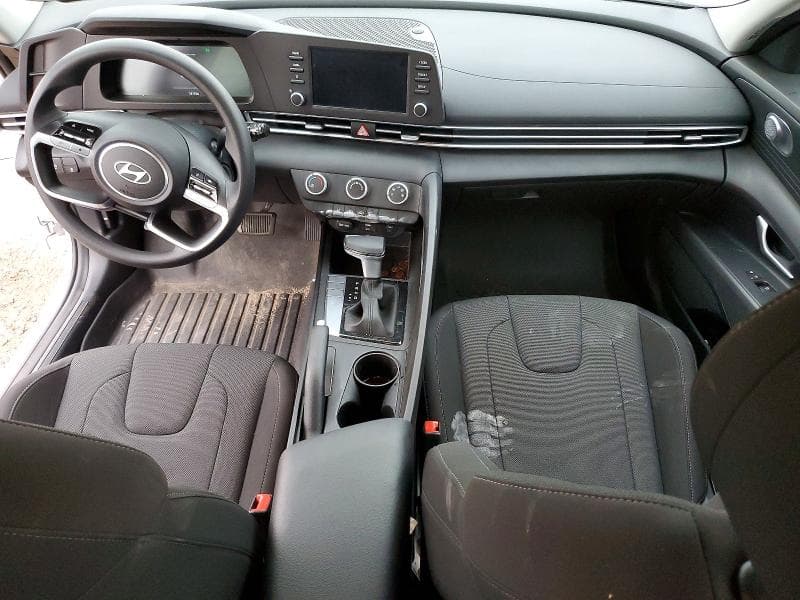 2025 HYUNDAI ELANTRA SE 8