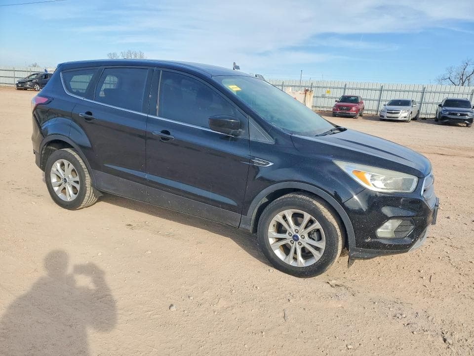2017 FORD ESCAPE SE 4