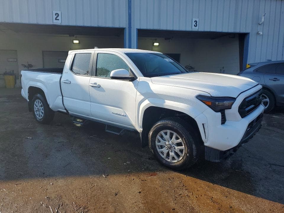 2025 TOYOTA TACOMA SR5 4