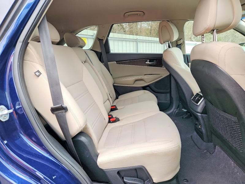 2017 KIA SORENTO LX V6 11