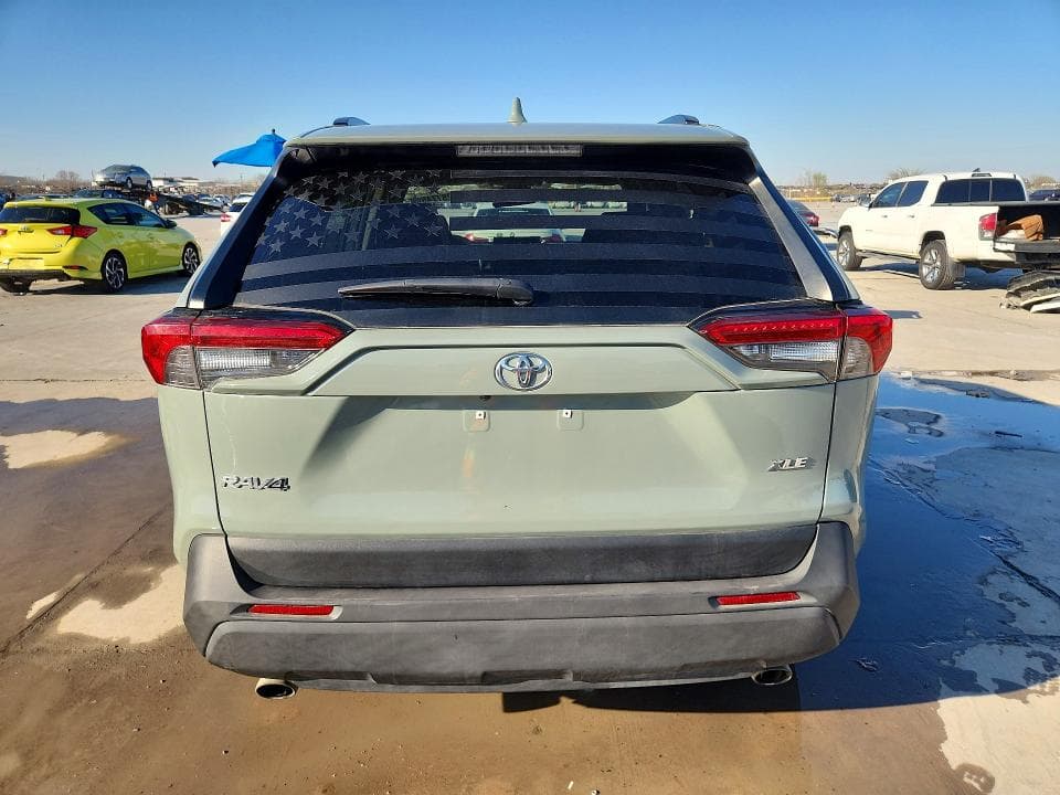 2021 TOYOTA RAV4 XLE 6