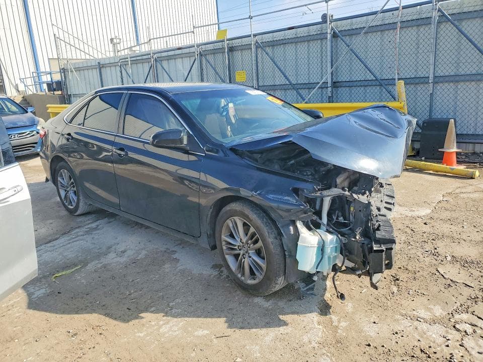 2017 TOYOTA CAMRY SE 4