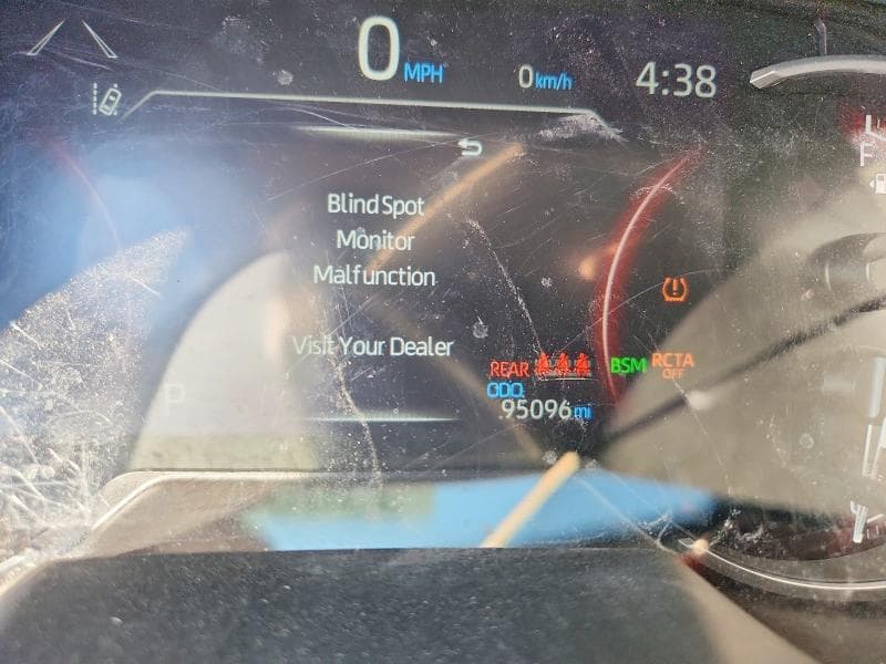 2024 TOYOTA RAV4 XLE 9