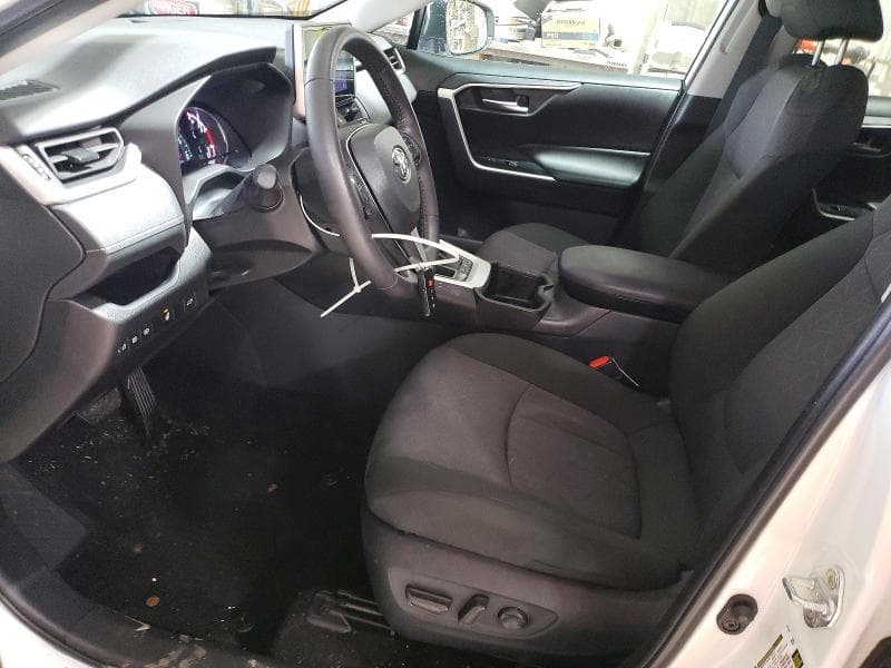 2024 TOYOTA RAV4 XLE 7