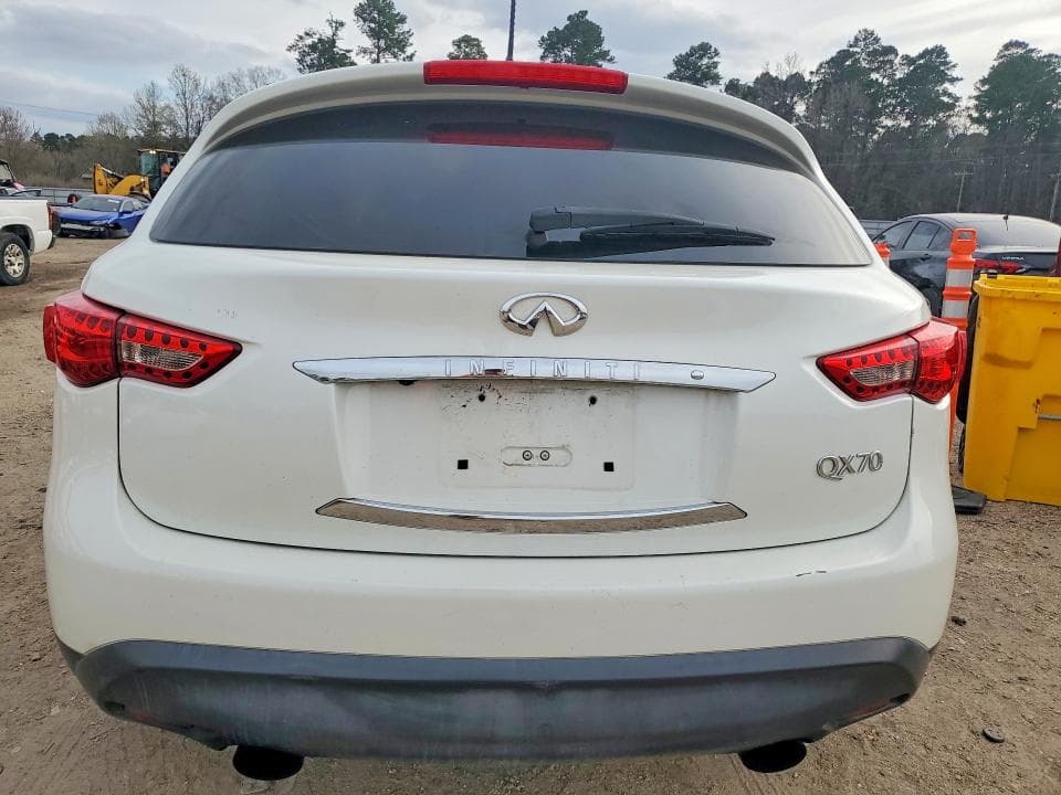 2017 INFINITI QX70 6
