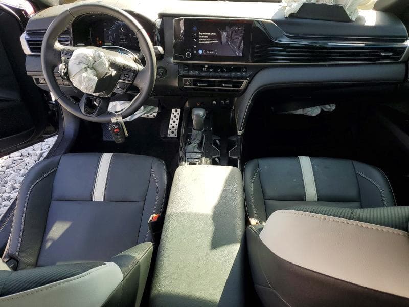 2025 TOYOTA CAMRY SE 8