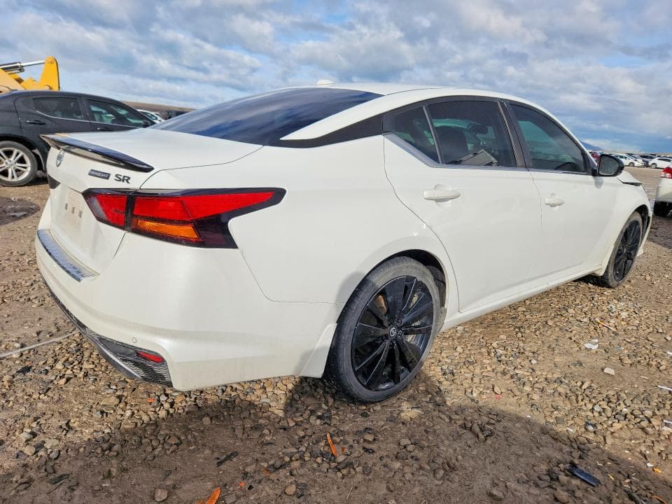 2022 NISSAN ALTIMA 3